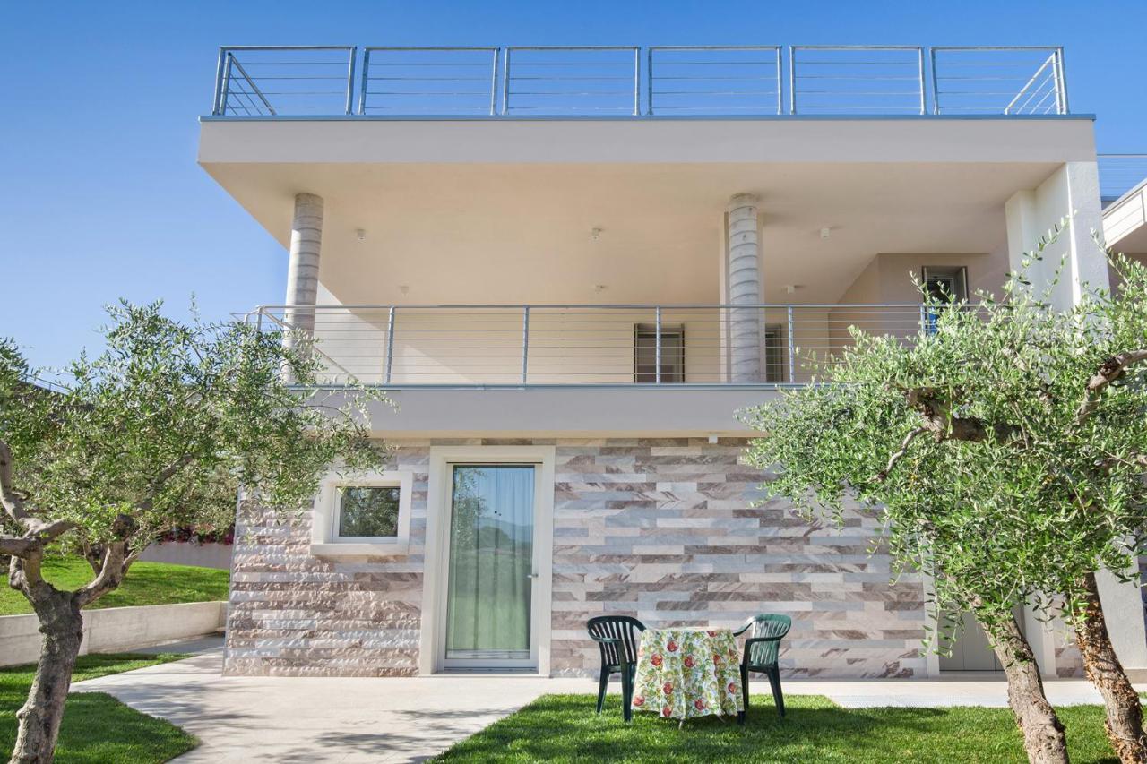 Villa Aurora-Holiday Home Apt 2 Bardolino Luaran gambar
