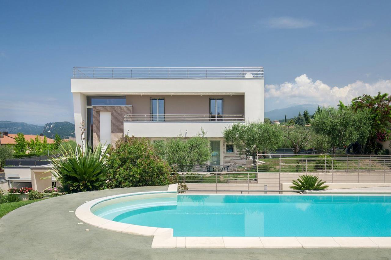 Villa Aurora-Holiday Home Apt 2 Bardolino Luaran gambar